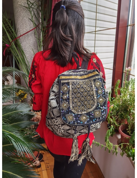 Rucsac din material textil cu broderie manuală, strasuri și paiete