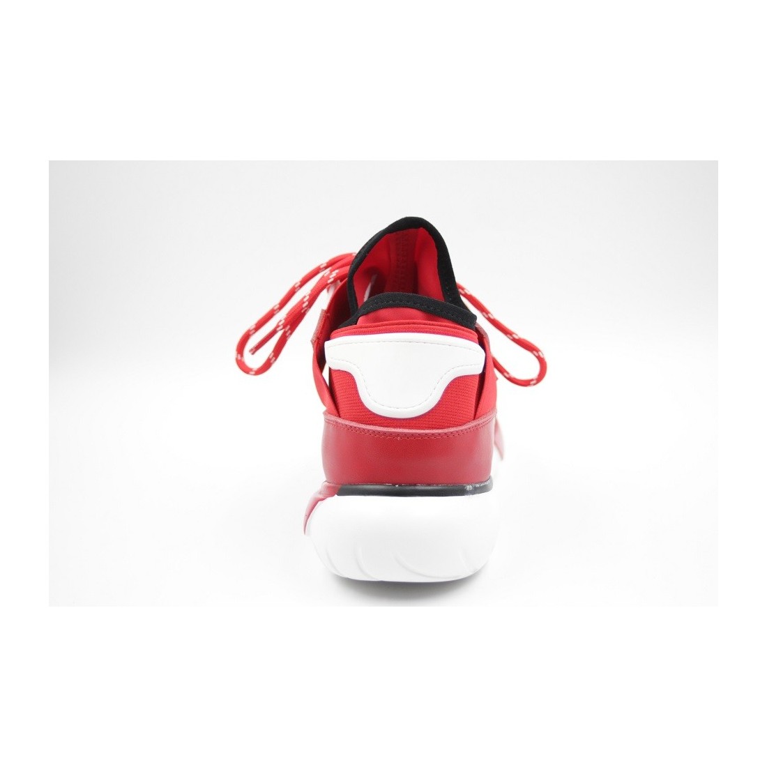 Sneakers fashion red mania
